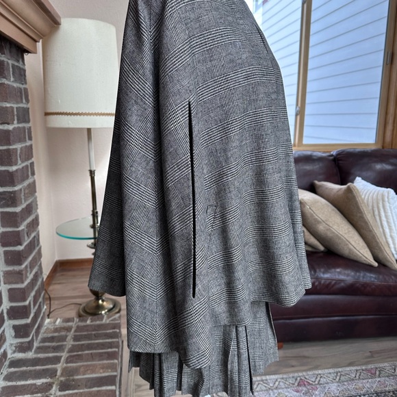 Alice + Olivia Gray Tan Plaid Cape Jacket SzM Leather Skirt Sz 6 Coordinated Set - Picture 3 of 13